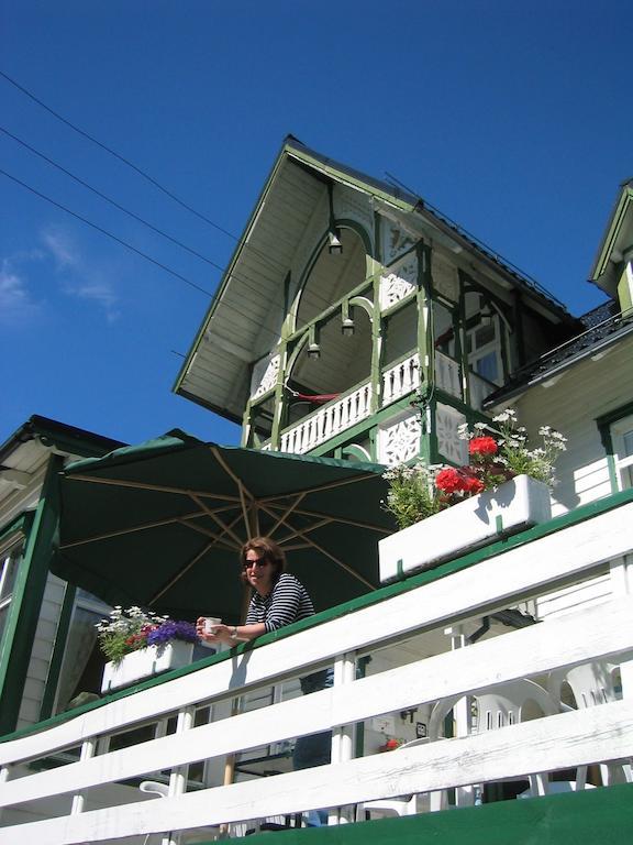 Hjelle Hotel Екстериор снимка