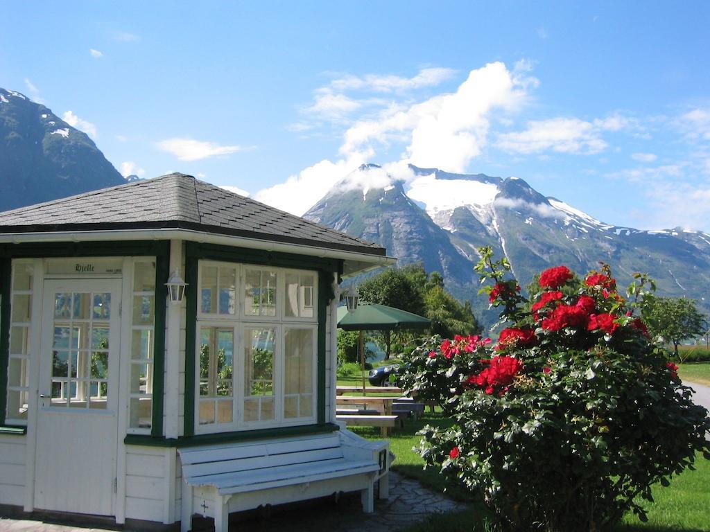 Hjelle Hotel Екстериор снимка