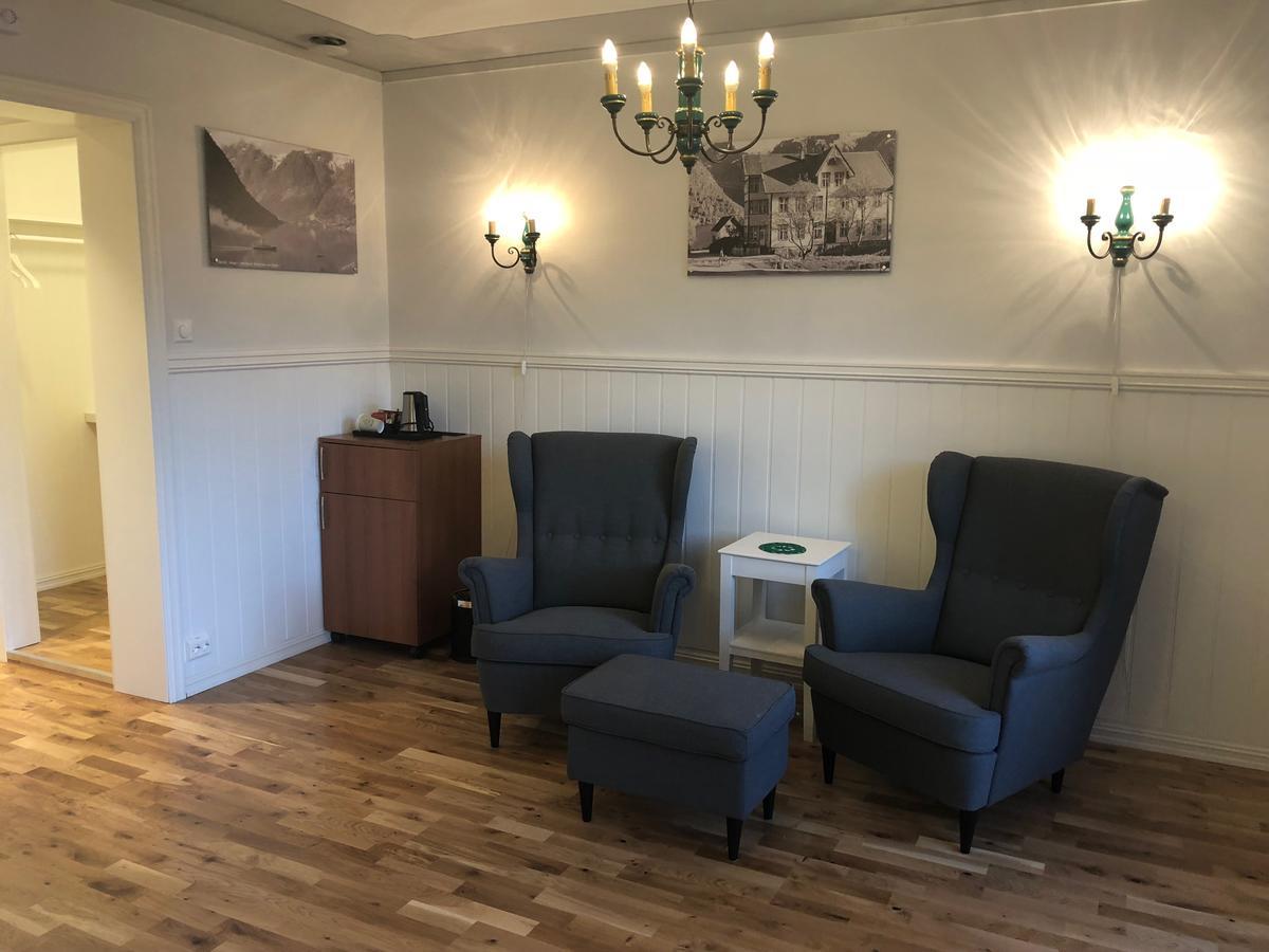 Hjelle Hotel Екстериор снимка
